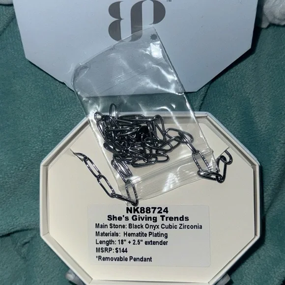 Bomb party BP NK88724
She's Giving Trends
Main Stone: Black Onyx Cubic Zirconia - Picture 3 of 3